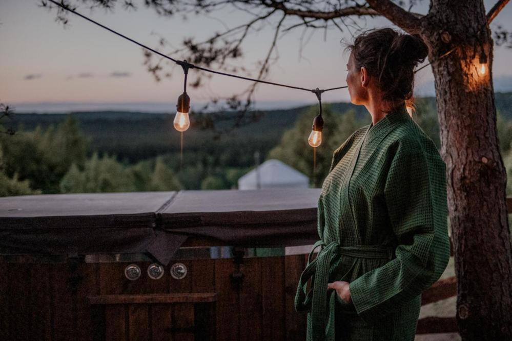 Jurty Z Widokiem, Prywatna Balia- Dzikolas Glamping Krasnobród Buitenkant foto