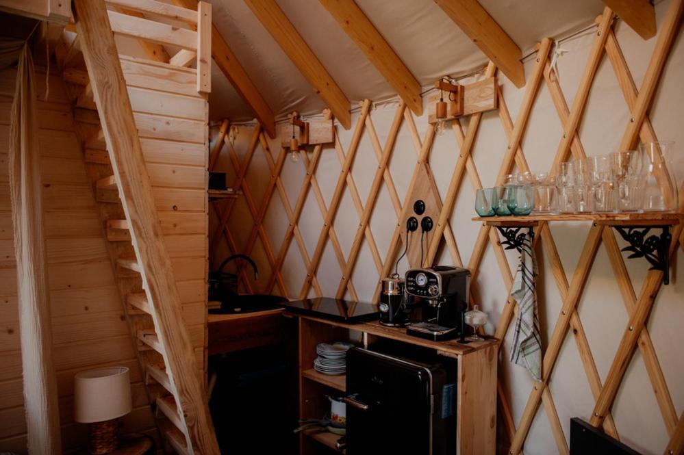 Jurty Z Widokiem, Prywatna Balia- Dzikolas Glamping Krasnobród Buitenkant foto