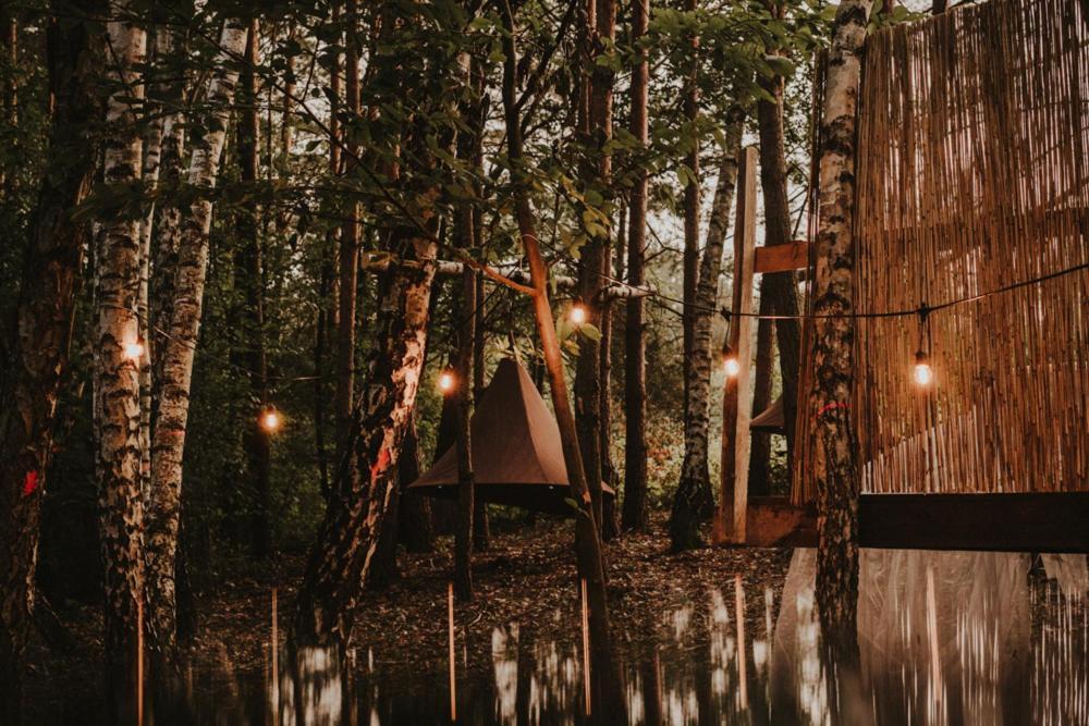 Jurty Z Widokiem, Prywatna Balia- Dzikolas Glamping Krasnobród Buitenkant foto