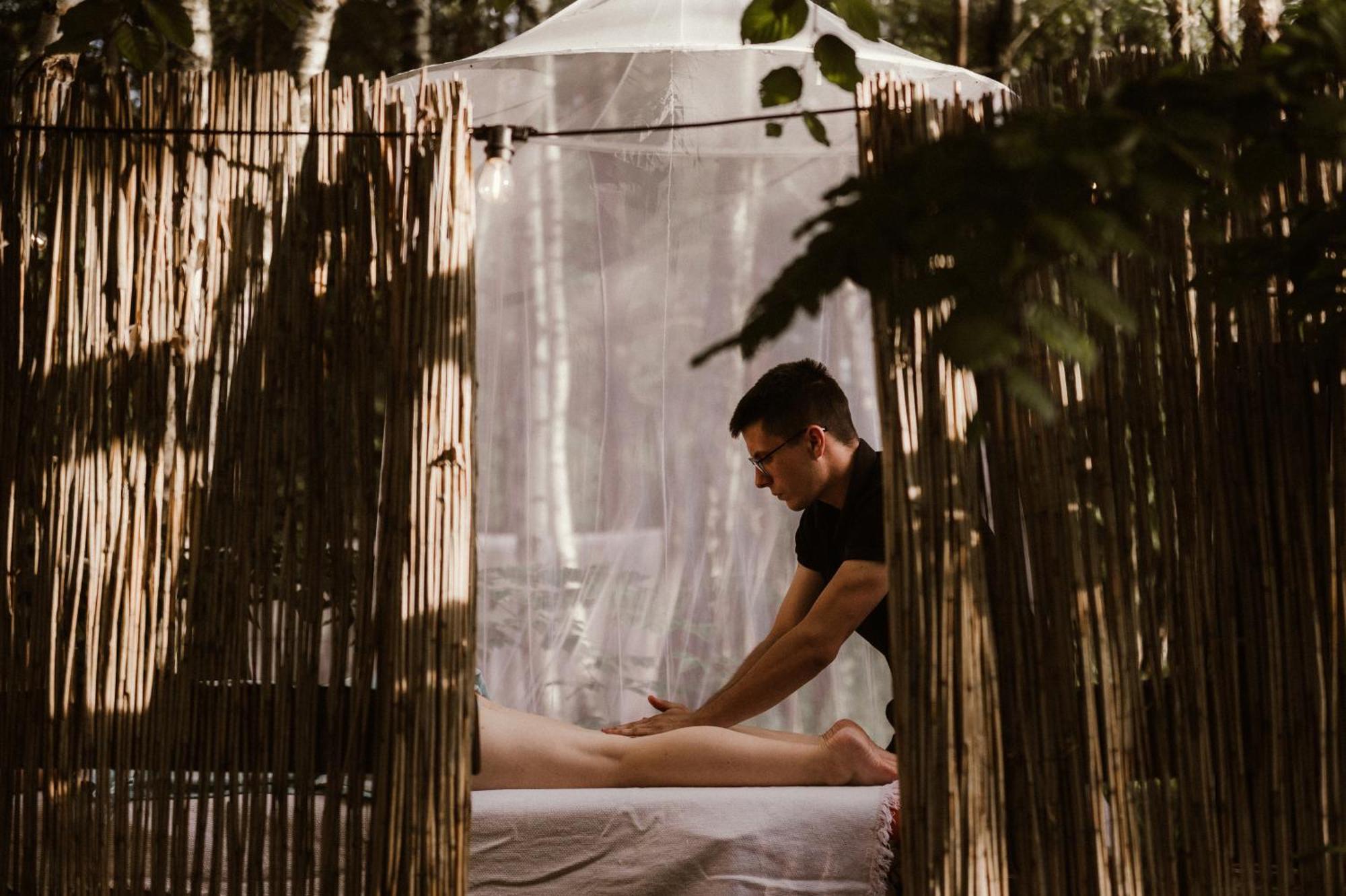 Jurty Z Widokiem, Prywatna Balia- Dzikolas Glamping Krasnobród Buitenkant foto